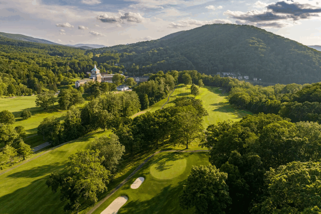 The 10 Best Golf Resorts in USA: Your Ultimate Guide to Top Public Courses & Unforgettable Golf Trips 1 The 10 Best Golf Resorts in the USA: Your Ultimate Guide to Top Public Courses & Unforgettable Golf Trips